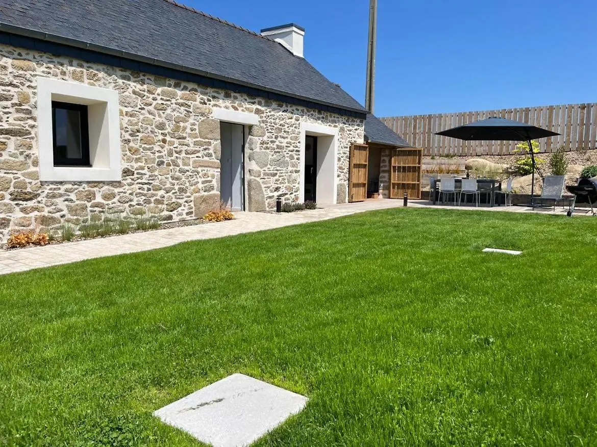 Maison Au Bout Du Pre Goulven 0*,  France